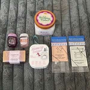 Bath & Body Works Exfoliant & Scrub Set - Pink, White, Gold